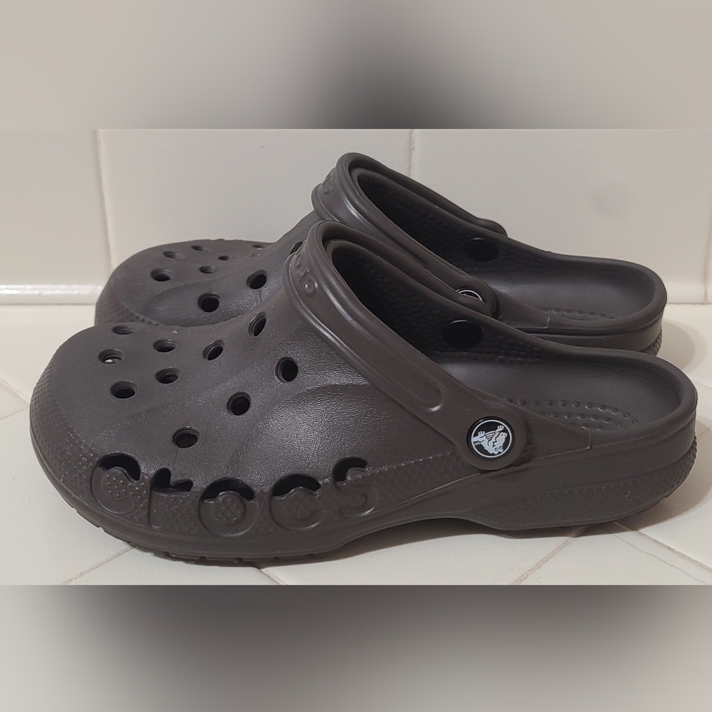 Crocs Baya Clogs Unisex Size 6M / 8W